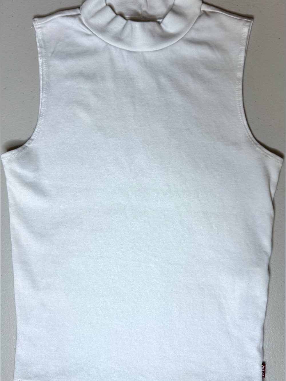 Levi’s White Sleeveless Mock Neck Top NWOT Size Small